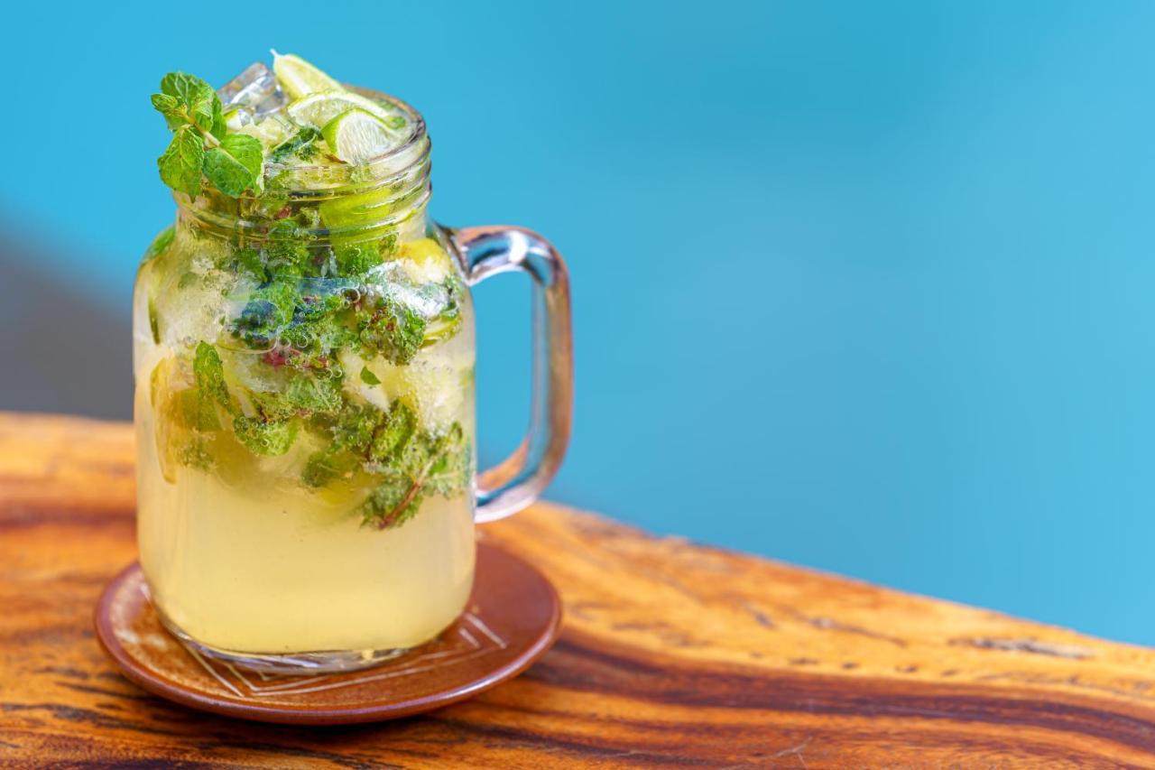 Shintana Saya La Maison Siem Reap Exteriör bild A mojito