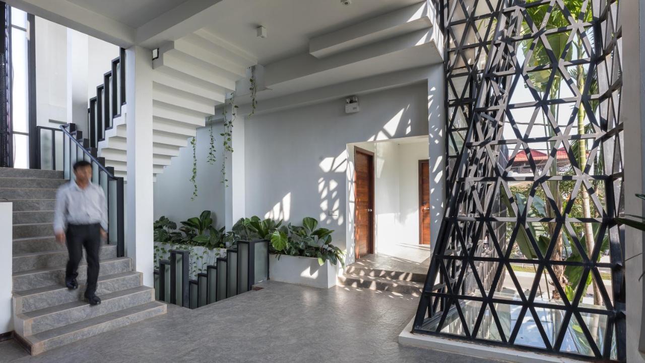 Shintana Saya La Maison Siem Reap Exteriör bild Interior of the building
